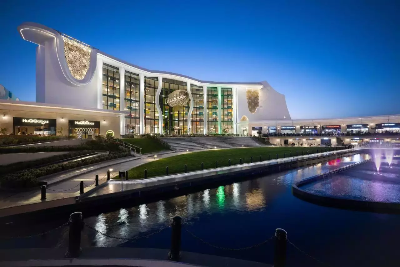 هتل د لند آف لجندز نیکل ادان